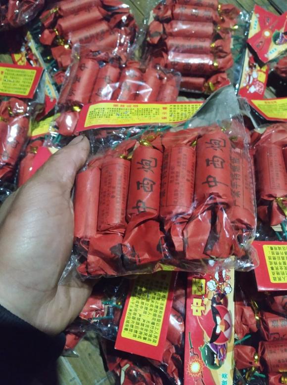 42 1 Len Mang Hoc Lam Phao Hoc Sinh Co The Bi Xu Ly Hinh Su Neu Lam Chay No Nghiem Trong