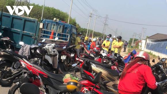 42 1 Hang Tram Cong Nhan O Binh Duong Buc Xuc Vi Cong Ty Giai The Khong Thong Bao