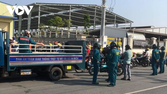 42 2 Hang Tram Cong Nhan O Binh Duong Buc Xuc Vi Cong Ty Giai The Khong Thong Bao