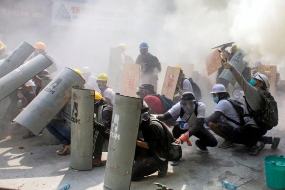 42 1 18 Nguoi Bieu Tinh Myanmar Chet Trong Mot Ngay