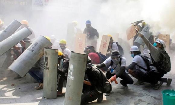 42 1 Bieu Tinh O Myanmar Viet Nam To Chuc Chuyen Bay So Tan Cong Dan