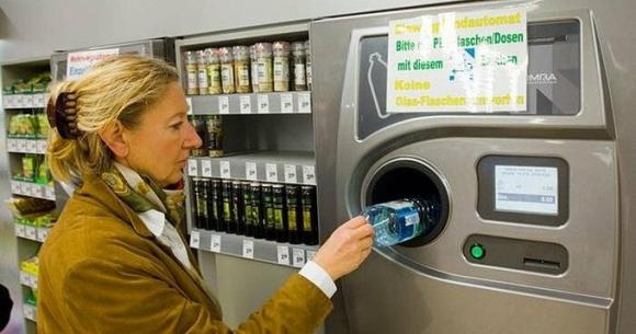 Một buổi 'đi nhặt ve chai' ở Đức được vài chục Euro