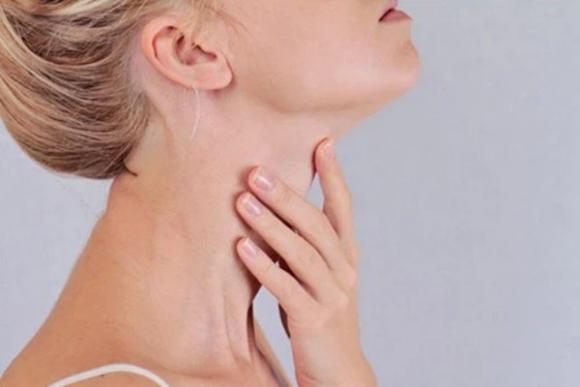 5 dấu hiệu cho thấy ung thư tuyến giáp đang 'lớn dần' trong cơ thể
