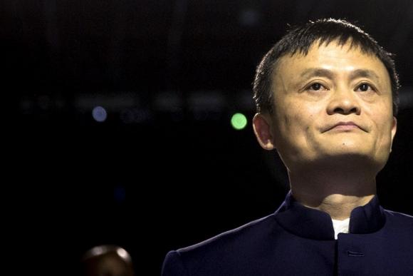 Nghe theo khẩu hiệu 'Còn trẻ mà, cứ tiêu đi, chỉ cần đi vay' của Jack Ma, hàng triệu người Trung Quốc lâm cảnh nợ nần, bế tắc, có người muốn tự sát