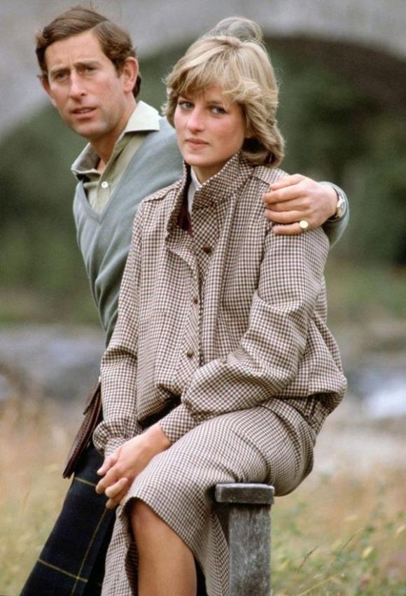 42 4 15 Buc Anh Khong The Quen Cua Cong Nuong Diana Suot 15 Nam Chon Chan Trong Hon Nhan Bi Kich Hanh Phuc Chang May Ma Sao Kho Dau Chat Day