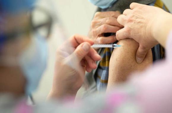 42 1 Thuy Dien Ngung Tiem Vaccine Astrazeneca
