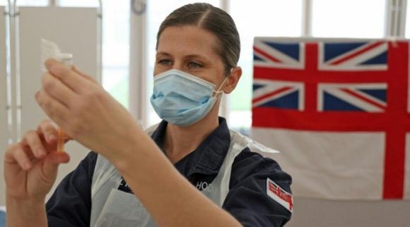 42 2 Tranh Cai Vaccine Do Dau Vao Cang Thang Anh Eu