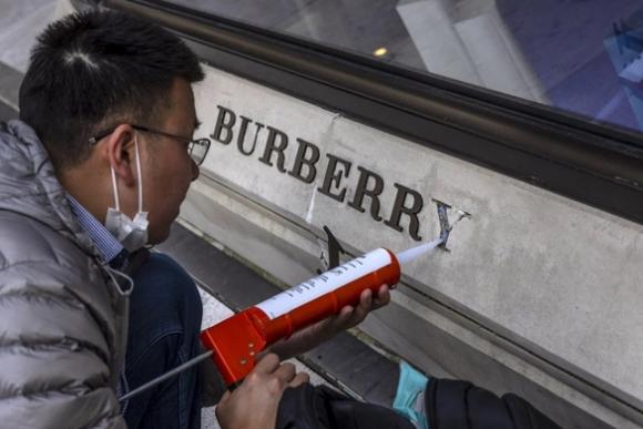 42 1 My Len An Trung Quoc Vi Tay Chay Cac Cong Ty Lien Quan Vu Bong Tan Cuong