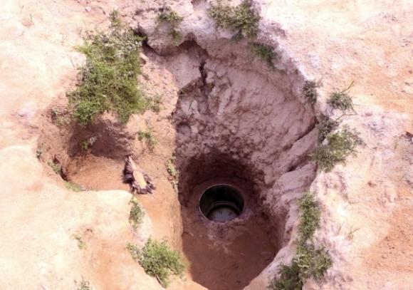 Lạ kỳ giếng nước ngọt tự nhiên cứ vơi lại đầy ngay giữa cánh đồng khô cháy ở huyện Tri Tôn