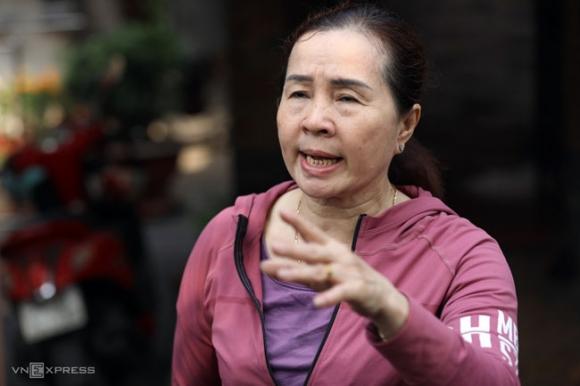 42 2 Bat Luc Truoc Tieng Keu Cuu Tu Ngoi Nha Chay