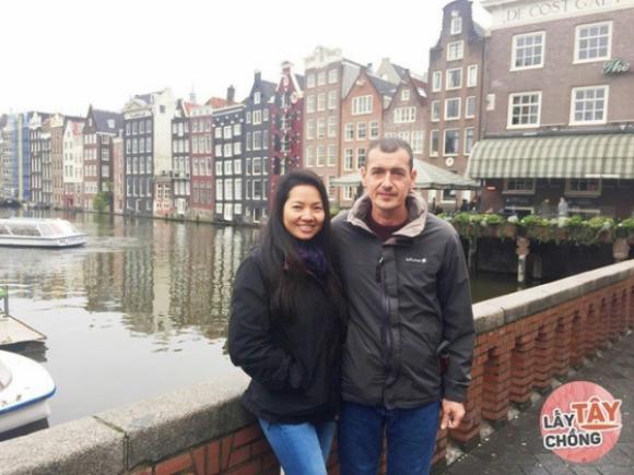 42 4 Co Gai Viet Ban Hang Duoc Ki Su Phap Theo Duoi Bang Truc Thang Cuoi Ve Moi Biet Yeu That