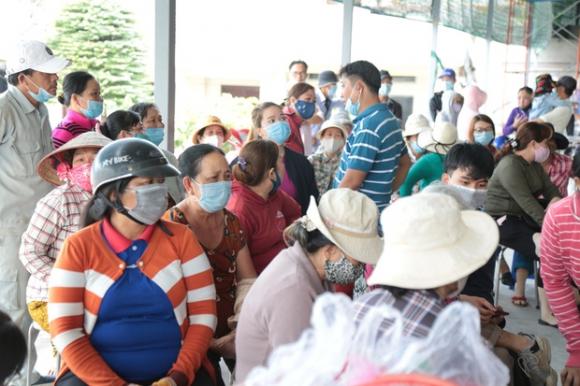 42 6 Xot Xa Di Anh 6 Nguoi Trong 1 Gia Dinh Duoc Dat Canh Nhau Sau Dam Chay Kinh Hoang O Sai Gon