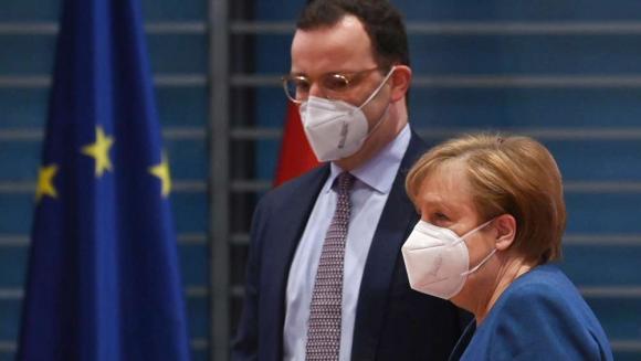 42 1 Duc Dieu Chinh Do Tuoi Tiem Vaccine Astrazeneca