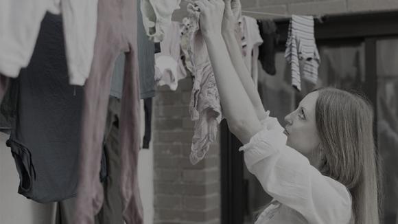 42 1 Tai Sao Khong Nen Phoi Quan Ao Vao Ban Dem