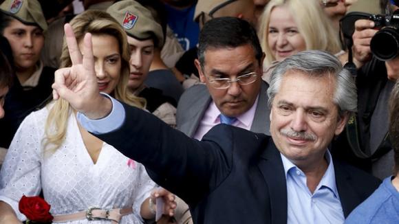 42 1 Tong Thong Argentina Tiem Du Vac Xin Cua Nga Van Duong Tinh Voi Virus Corona