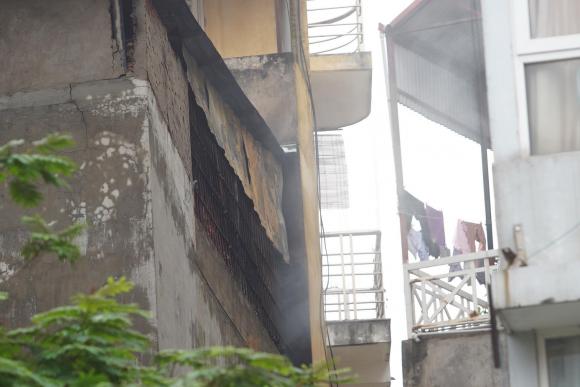 42 2 Ho Co Chay Ra Nhung Lua Lon Bit Kin Cua