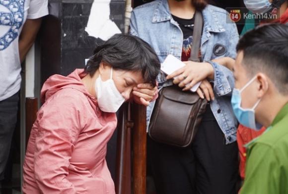 42 2 Nguoi Than Dau Don Suy Sup Ngoi Ben Ngoai Can Nha Boc Chay Khien 4 Nguoi Tu Vong Tren Pho Ton Duc Thang