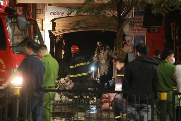 42 3 Ho Co Chay Ra Nhung Lua Lon Bit Kin Cua