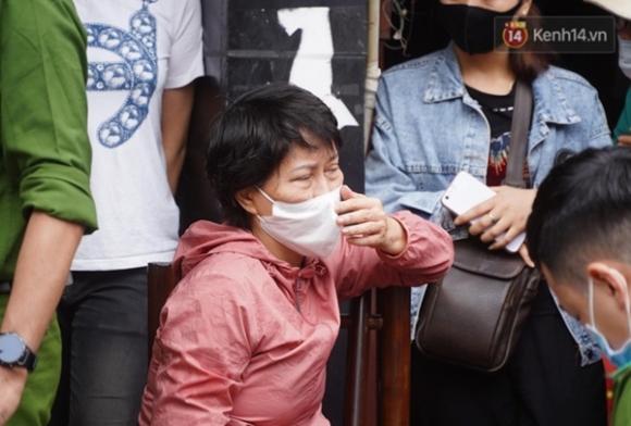 42 3 Nguoi Than Dau Don Suy Sup Ngoi Ben Ngoai Can Nha Boc Chay Khien 4 Nguoi Tu Vong Tren Pho Ton Duc Thang