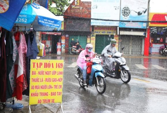 42 5 Mua Giua Trua Tphcm Mat Me De Chiu