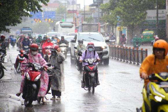 42 7 Mua Giua Trua Tphcm Mat Me De Chiu