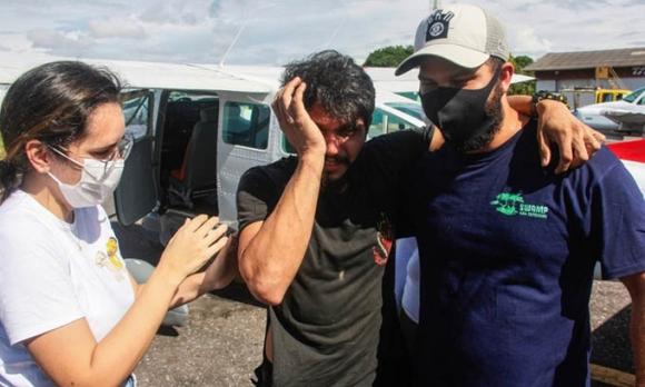 42 2 Phi Cong Song Sot 38 Ngay Trong Rung Ram Amazon