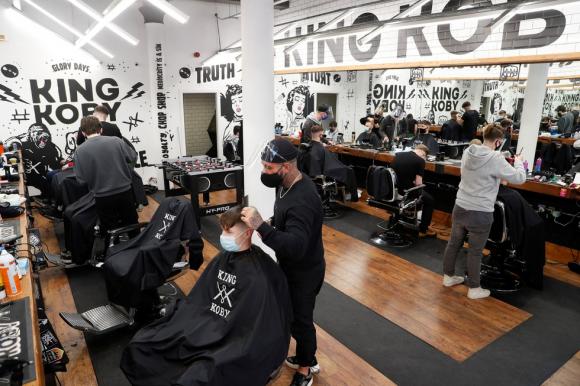 42 2 Xem Dan Anh Mung Nhu Phat Ro Sau Noi Long Phong Toa