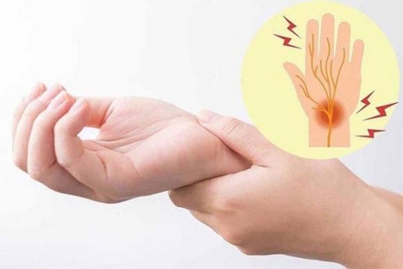 42 1 Thuong Xuyen Cam Thay Te Ram Ran Co The La Dau Hieu Cua Can Benh Nguy Hiem