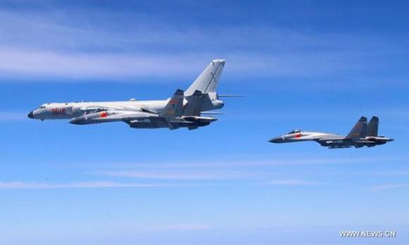 42 1 Trung Quoc Dieu Hang Chuc May Bay Tap Tran Nem Bom Sau Canh Bao Ve Dai Loan