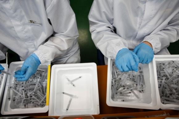 42 2 Ong Tiem Cai Tien Day Nhanh Chuong Trinh Chung Ngua Covid 19 Tai Han Quoc