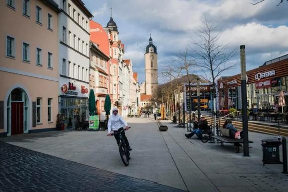 42 2 Vi Sao Gio Doi Chieu O Duc Noi Tung Chong Dich Hoan Hao