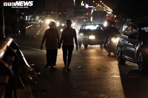 42 10 Un Tac Kinh Hoang Tai Cau Rach Mieu Tai Xe Kiet Suc Nhieu Nguoi Bo Xe Di Bo