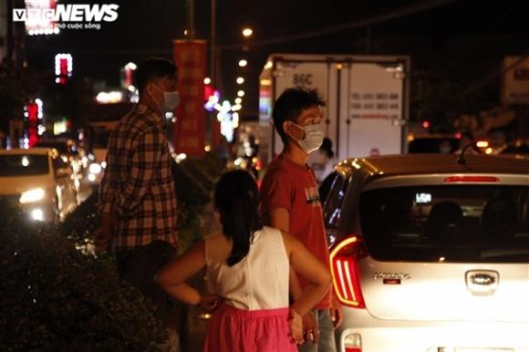 42 3 Un Tac Kinh Hoang Tai Cau Rach Mieu Tai Xe Kiet Suc Nhieu Nguoi Bo Xe Di Bo