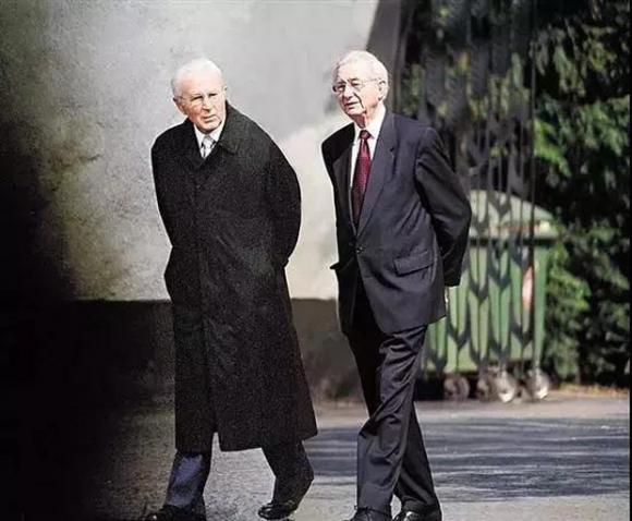 42 2 Su Bi An Cua Gioi Sieu Giau Duc Tai San Luon La An So Lua Chon Cuoc Song Vo Hinh Roi Am Tham Dong Gop Cho Cong Dong