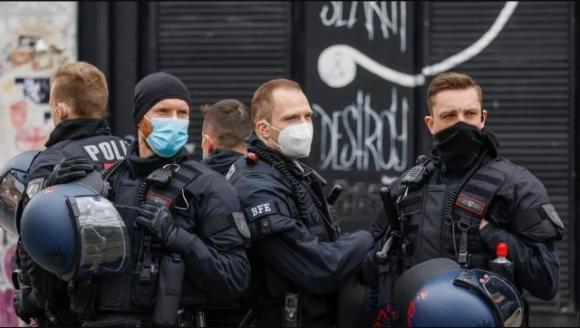 42 1 Duc Triet Pha Trang Web Khong Lo Ve Anh Xam Hai Tre Em