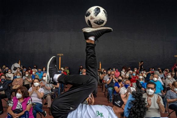 42 5 Mexico Moi Do Vat Tran An Nguoi Gia Di Tiem Vac Xin Covid 19