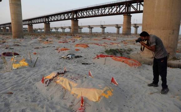 42 1 An Do Mua Lon Quet Sach Cat Be Mat Bo Song Hang Lo Ra Hang Loat Thi The Dang Phan Huy