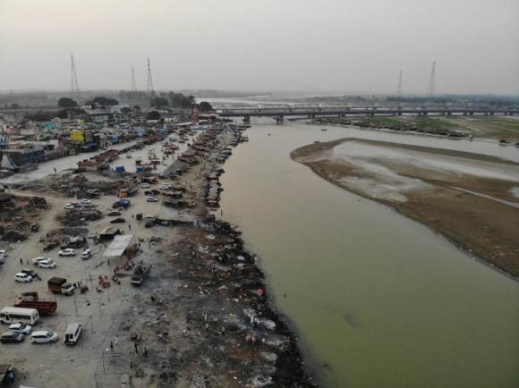 42 2 An Do Thua Nhan Thi The Bi Vut Tren Song Hang La Nan Nhan Covid 19