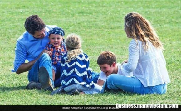 42 8 Thu Tuong Canada Va Cach Day Con Khien Moi Nguoi Than Phuc