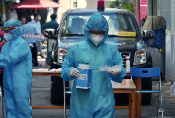 1 Bs Truong Huu Khanh Covid 19 Tai Tphcm Dang Lo Hon Bac Giang Rat Nhieu