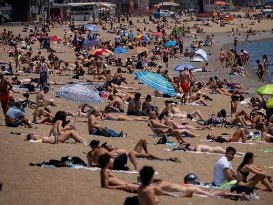 6 Khach Un Un Tro Lai Mua Du Lich He O Chau Au Bat Dau Nong Len