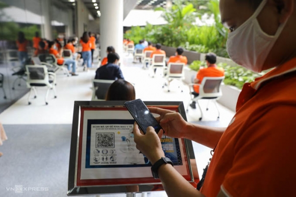 2 Ngay Dau Trien Khai Chien Dich Tiem Chung Lon Nhat Tp Hcm