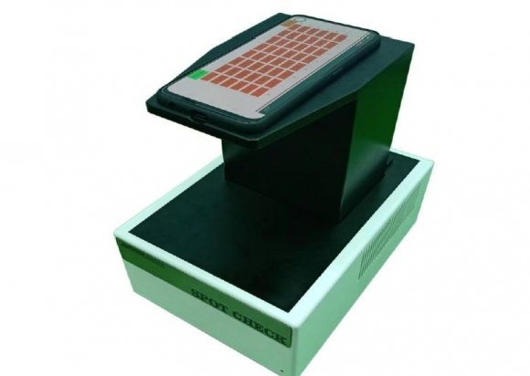 1 Nguoi Viet Sang Che May Xet Nghiem Nhanh Covid 19 Gia Re