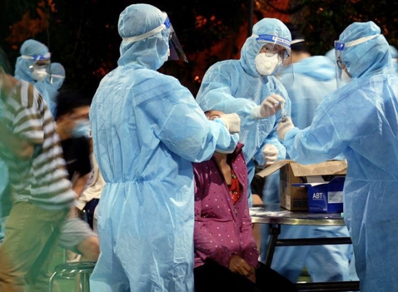 1 Trua 77 Them 400 Ca Mac Covid 19 Tp Ho Chi Minh Nhieu Nhat Voi 347 Ca