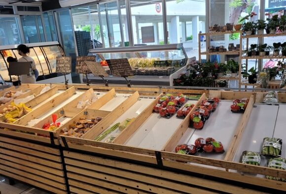 2 Khach Do Ve Sieu Thi Mua Hang Tphcm Khang Dinh Tang Muc Phuc Vu