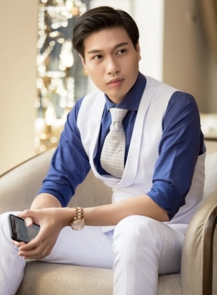 2 Nguoi Mau Dien Vien Duc Long Qua Doi Vi Viem Phoi O Tuoi 31