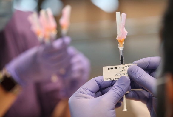 1 Cac Tac Dung Phu Co The Xay Ra Khi Tiem Vaccine Pfizer