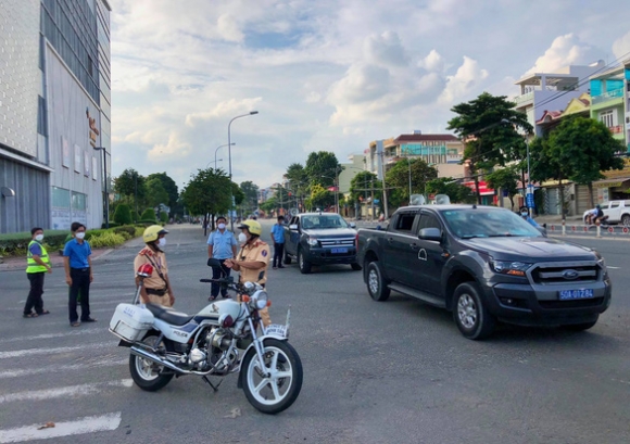 1 Ngay Dau Gian Cach Chi Hai Quan Da Phat Gan 100 Trieu Tien Vi Pham