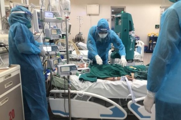 1 Them 5 Benh Nhan Covid 19 Tu Vong Co Nguoi Ngung Tim Ngung Tho Trong Luc Cho Di Cach Ly