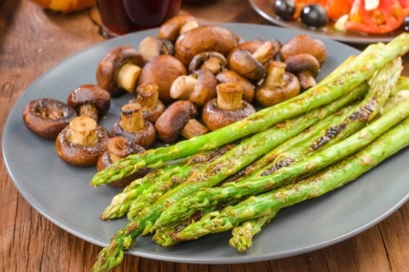 2 5 Loai Rau Duoc Vi La Thuoc Lam Tan Cuc Mau Dong Bao Ve Mach Mau Vuot Troi Tat Ca Deu Ban Rat Nhieu O Viet Nam